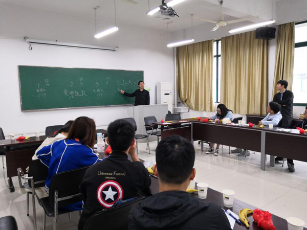 校企合作新發展,“美控雛鷹俱樂部”開課