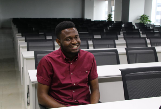 這只“非洲雄鷹”為何落在美控？